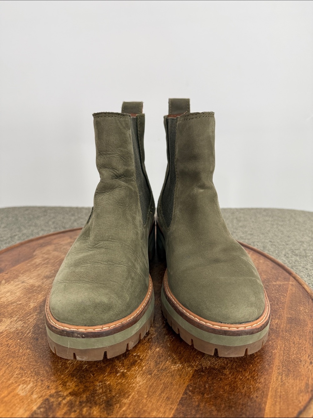 Timberland Boots Wm 8.5 Courmayeur Valley Chelsea Olive Green Nubuck Slip On - Picture 2 of 11